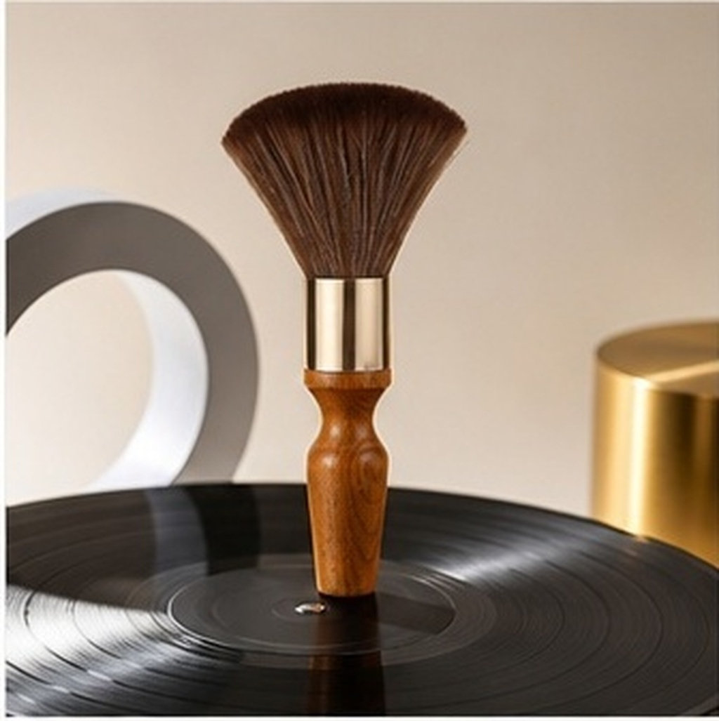 فرشاة تنظيف أسطوانات الفينيل و - مراجعة Vinyl Record Cleaner وسعره
