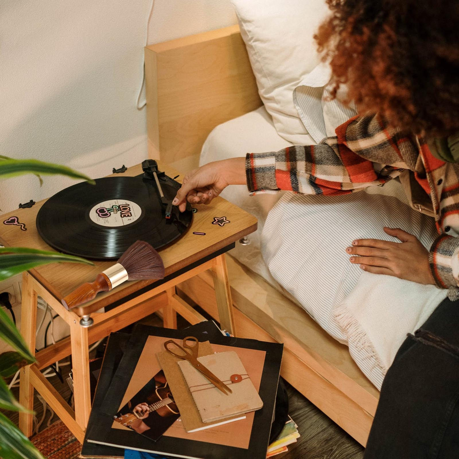 فرشاة تنظيف أسطوانات الفينيل و - مراجعة Vinyl Record Cleaner وسعره